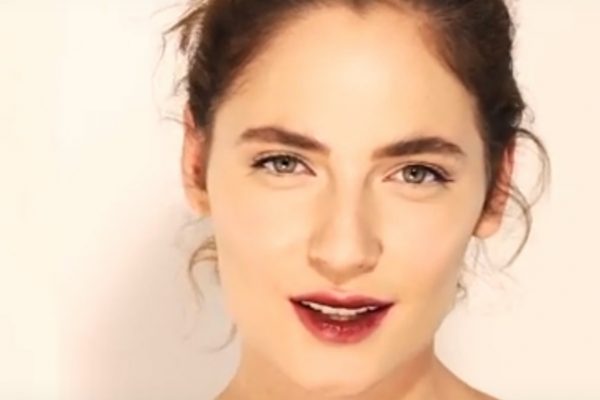 bold berry lips