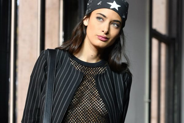 Agnes_B-allblack