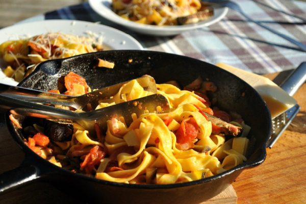 paste proaspete cu vinete si bacon