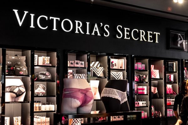 Magazin Victoria's Secret - Aeroport Otopeni (11)-1