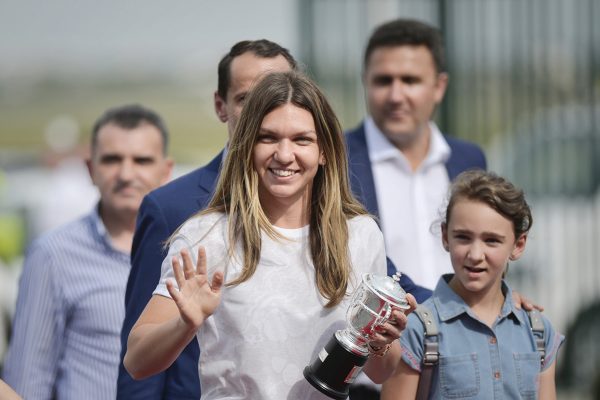 TENIS - ROLAND GARROS - SIMONA HALEP - SOSIRE - TROFEU