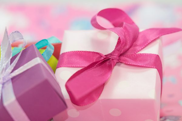 gift-553150_1920