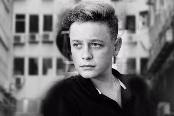 Interviu-la-minut-cu-Aris-Melkior-Eram-–-Despre-adolescență