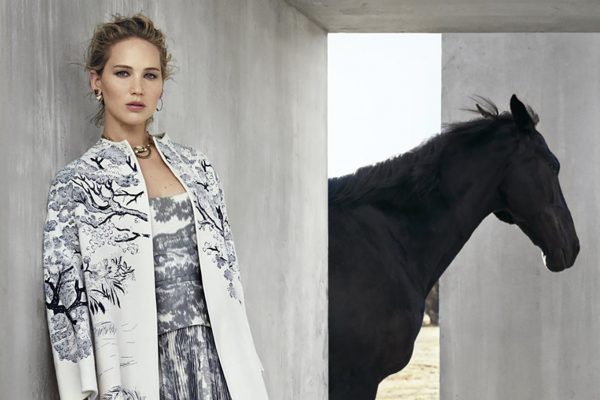 Jennifer Lawrence pose pour la campagne publicitaire de 