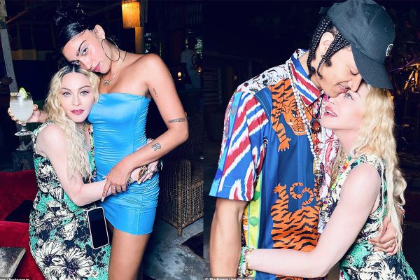 madonna aniversare
