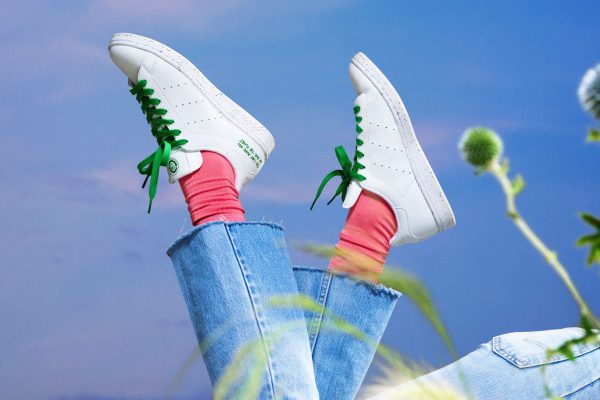 O linie sustenabilă de pantofi sport: Mai puțin plastic în natură!