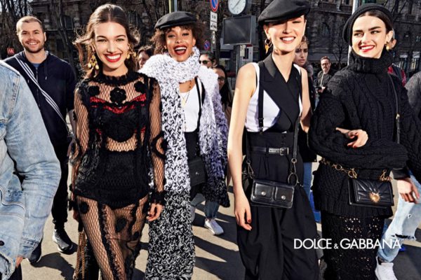 La campagne Automne Hiver de Dolce & Gabbana avec un mini défilé dans les rues de Milan