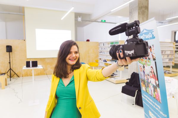 behind the scenes (4)