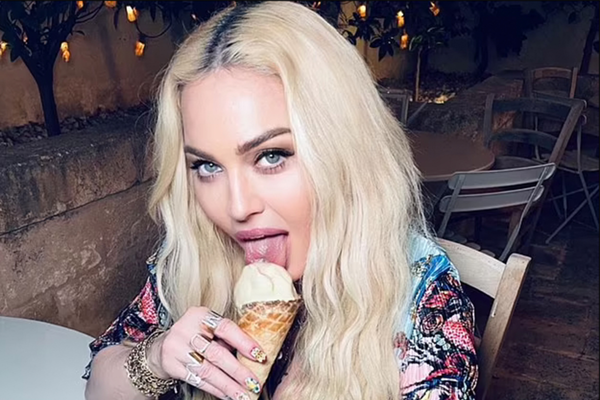 madonna aniversare